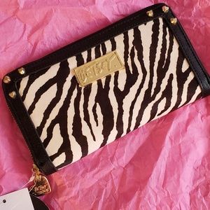 Betsey Johnson "Fur Real" wallet Nwt- RARE!!
